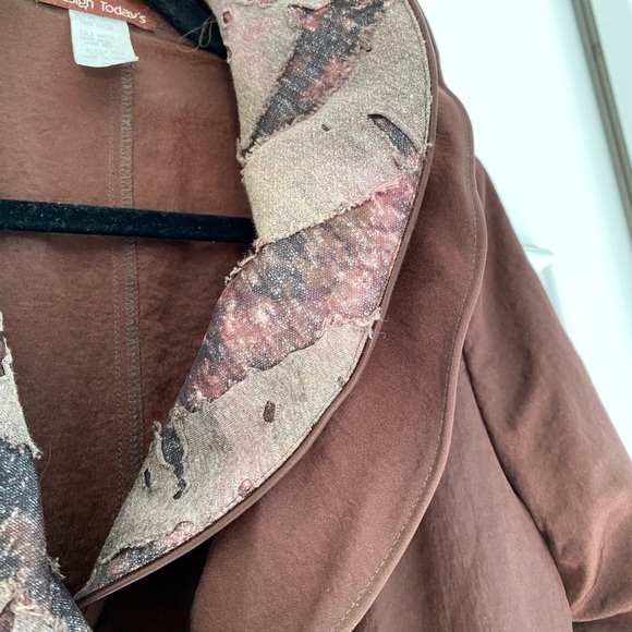 Fitted Jacket With Ruffles - Picture 6 of 10